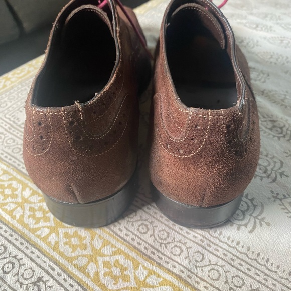 Classic brown suede, fit big. Rubber soles, great for Canadian weather. - Picture 3 of 4